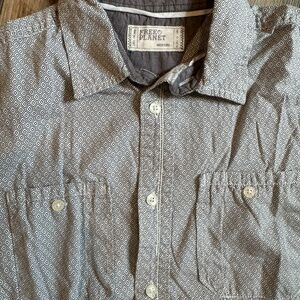 Free Planet Black and White Geometric Short sleeve shirt